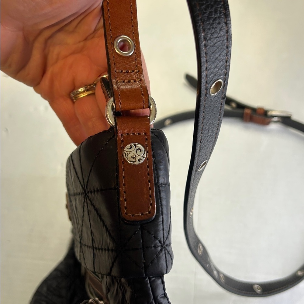 BRIGHTON BLACK QULTED PARACHUTE NYLON BROWN LEATHER CROSSBODY BAG - Picture 10 of 16
